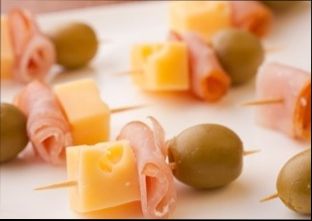 Канапе на шпажках — цікаві рецепти на святковий стіл новий рік