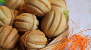 Як спекти горішки зі згущеним молоком будинку