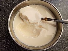 Варто вживати соєвий йогурт