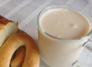 Чи варто пити ряжанку на ніч