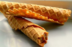 Трубочки зі згущеним молоком — улюблені ласощі для кожного