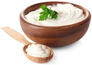 Сметана є кисломолочним продуктом або все таки немає