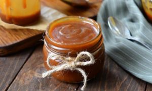 Домашня карамель із згущеного молока