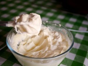 Можна їсти сметану при діабеті