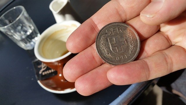 Ефективні варіанти замовляння від жадібності чоловіка