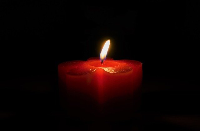 Як правильно використовувати свічки в магічних заклинаннях на любов