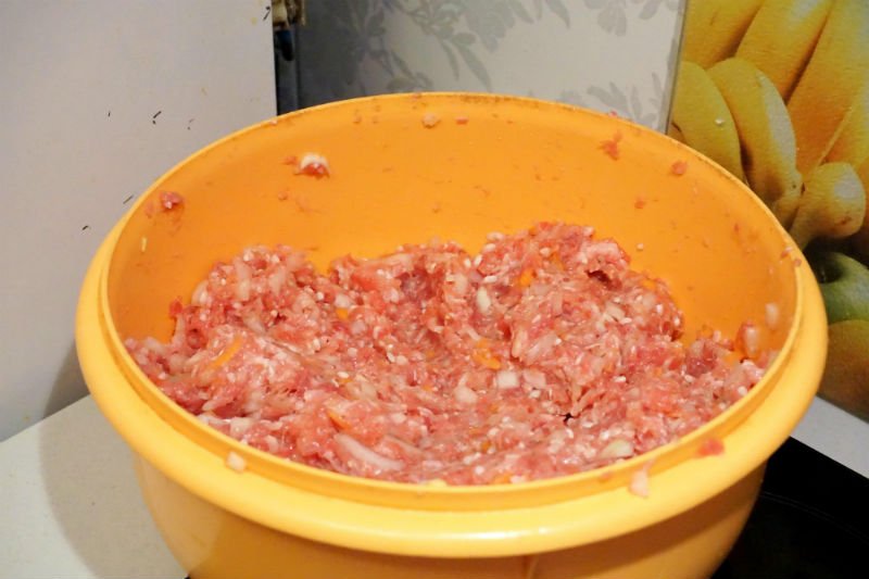 Покроковий рецепт фаршированих мясним фаршем і рисом кабачків
