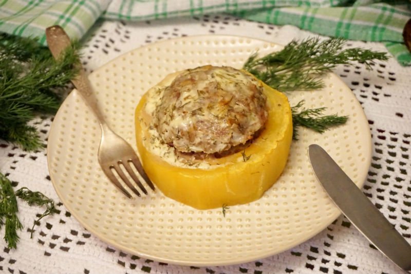 Покроковий рецепт фаршированих мясним фаршем і рисом кабачків