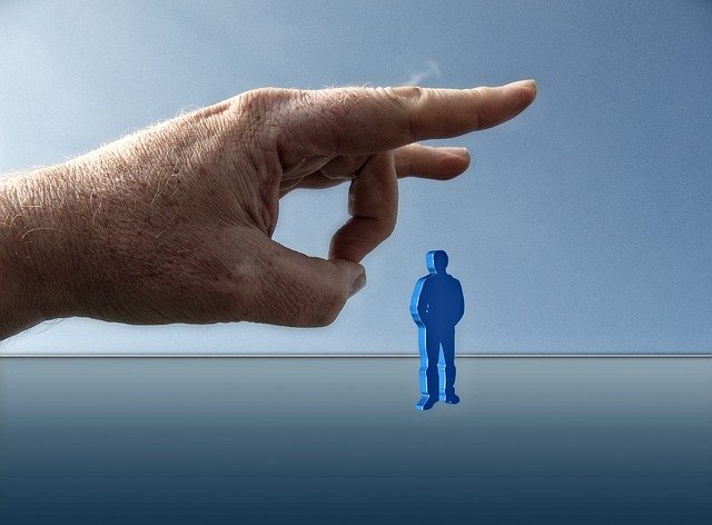Змови для того, щоб недоброзичливця звільнили з роботи
