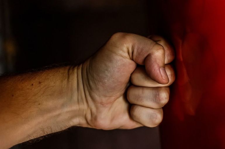 Чому сниться пяний чоловік: що значить по соннику, якщо приснився родич або друг, дії сновидця