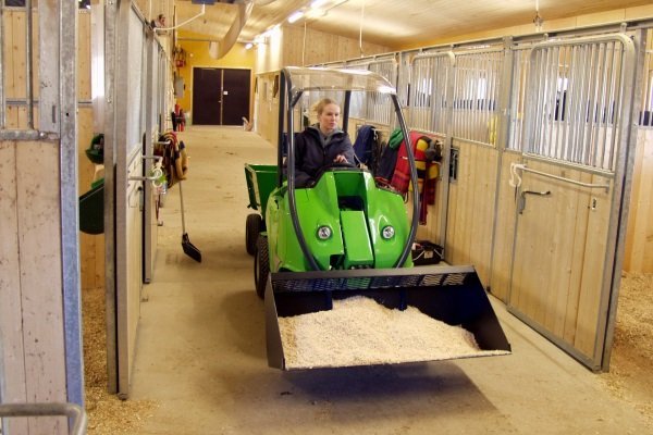 Стайня для коней: проектування і будівництво своїми руками