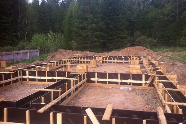 Стайня для коней: проектування і будівництво своїми руками