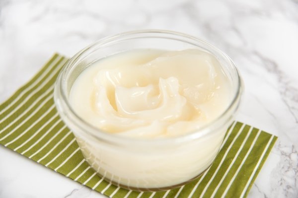 Козячий жир: користь, склад, застосування, рецепти