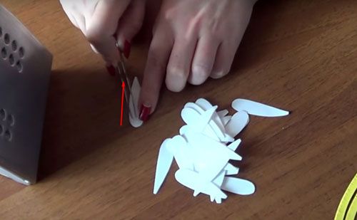 Квіти з фоамирана своїми руками: покрокова фото інструкція з описом Квіти з фоамирана своїми руками: покрокова фото інструкція з описом