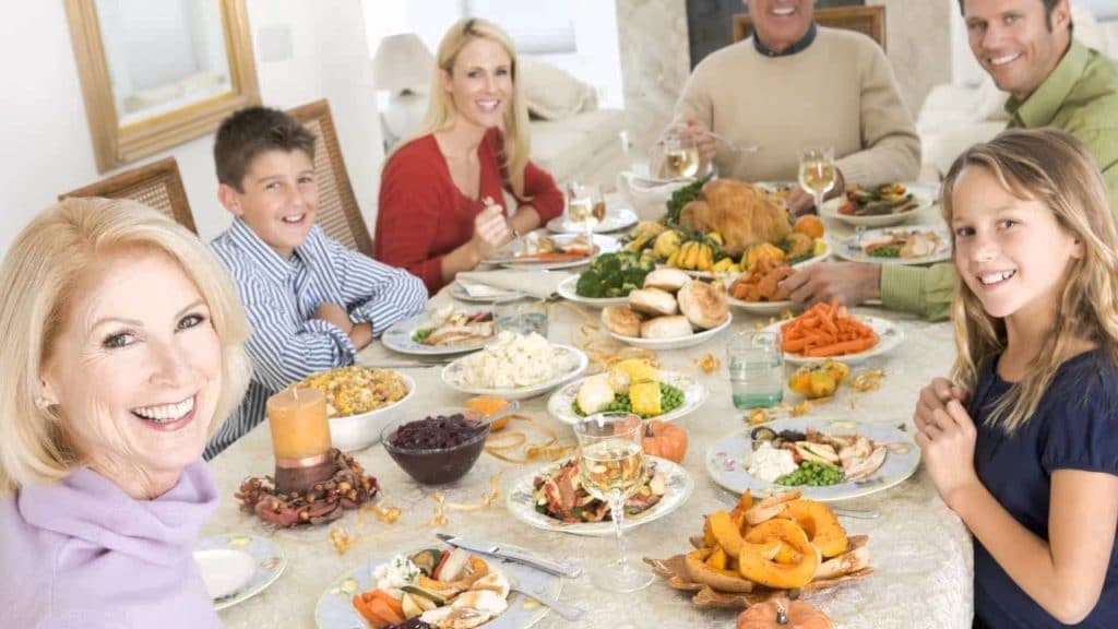 До чого свербить ліве око: по дням тижня, а також у різний час