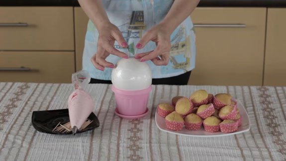 Солодкий букет своїми руками: покрокова фото інструкція