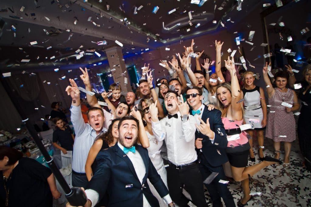 До чого свербить кінчика крила носа?