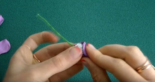 Квіти з фоамирана своїми руками: покрокова фото інструкція з описом Квіти з фоамирана своїми руками: покрокова фото інструкція з описом