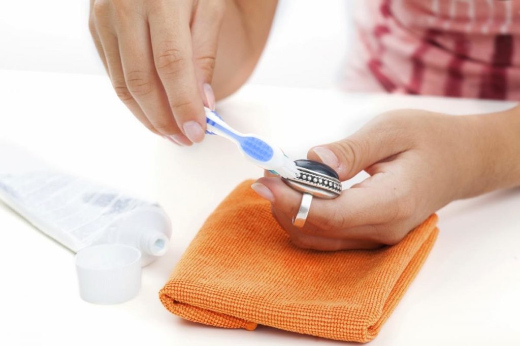 Як почистити золото в домашніх умовах Як почистити золото в домашніх умовах