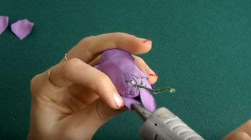 Квіти з фоамирана своїми руками: покрокова фото інструкція з описом Квіти з фоамирана своїми руками: покрокова фото інструкція з описом