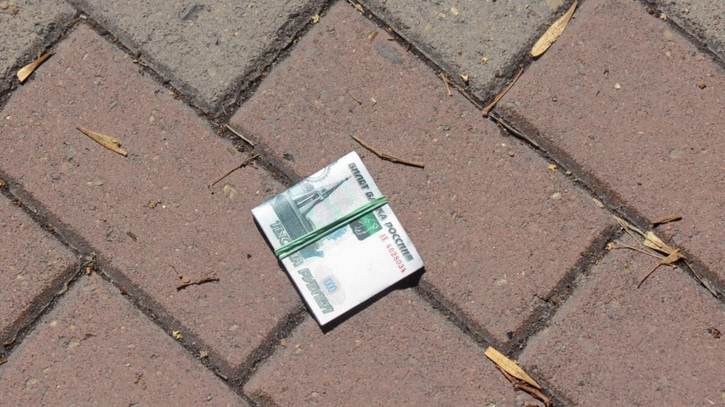 До чого свербить кінчика крила носа?