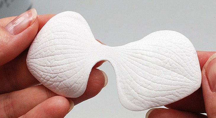 Квіти з фоамирана своїми руками: покрокова фото інструкція з описом Квіти з фоамирана своїми руками: покрокова фото інструкція з описом