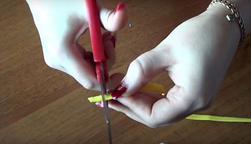 Квіти з фоамирана своїми руками: покрокова фото інструкція з описом Квіти з фоамирана своїми руками: покрокова фото інструкція з описом