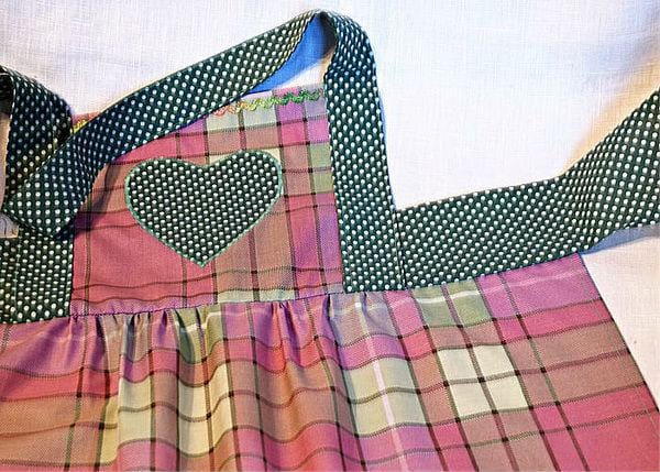 Як зшити фартух: своїми руками, покрокова інструкція Як зшити фартух: своїми руками, покрокова інструкція