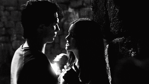 До чого сниться лаятися з небіжчиком — значення сну 34