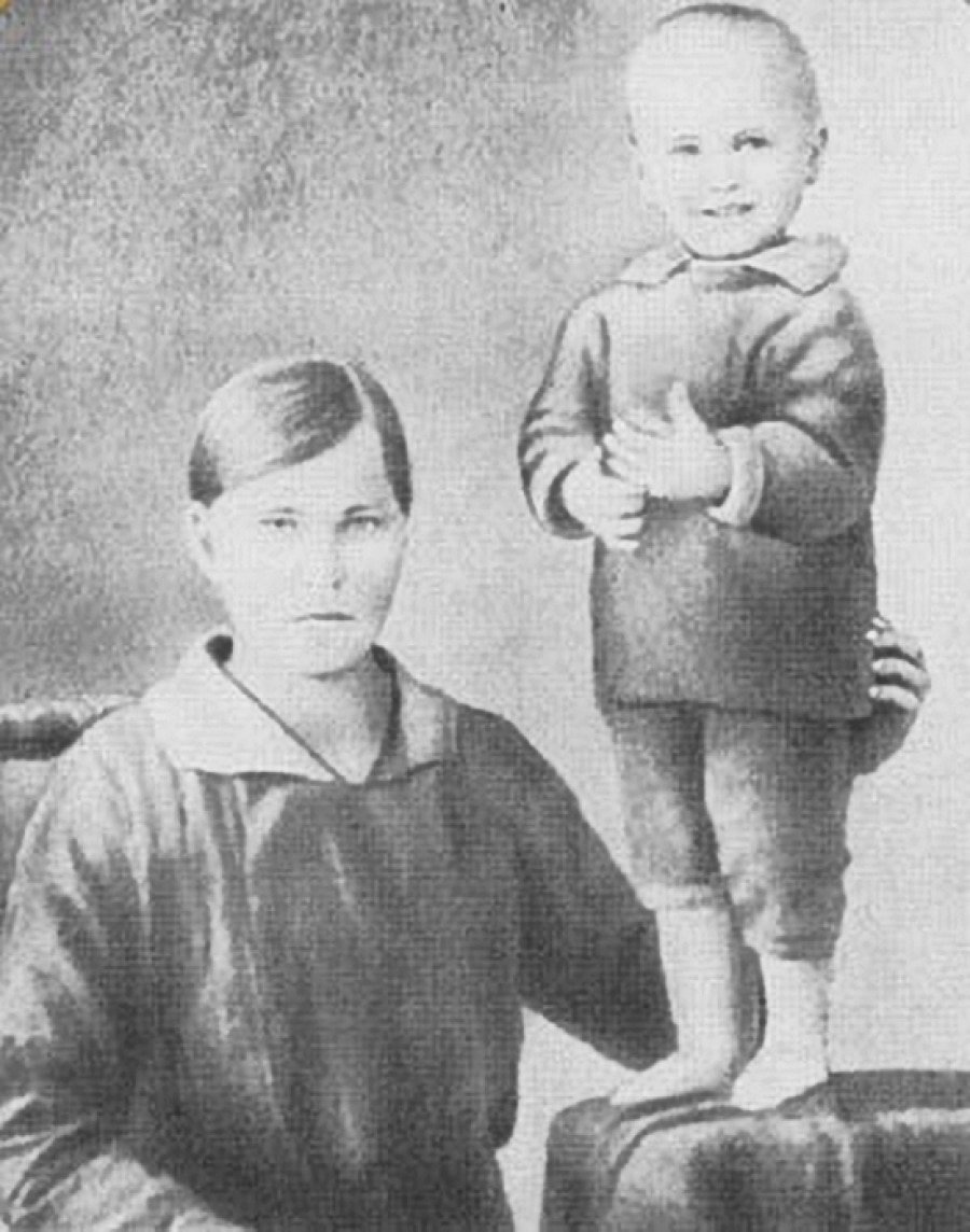 Василь Шукшин   великий російський режисер, а також письменник