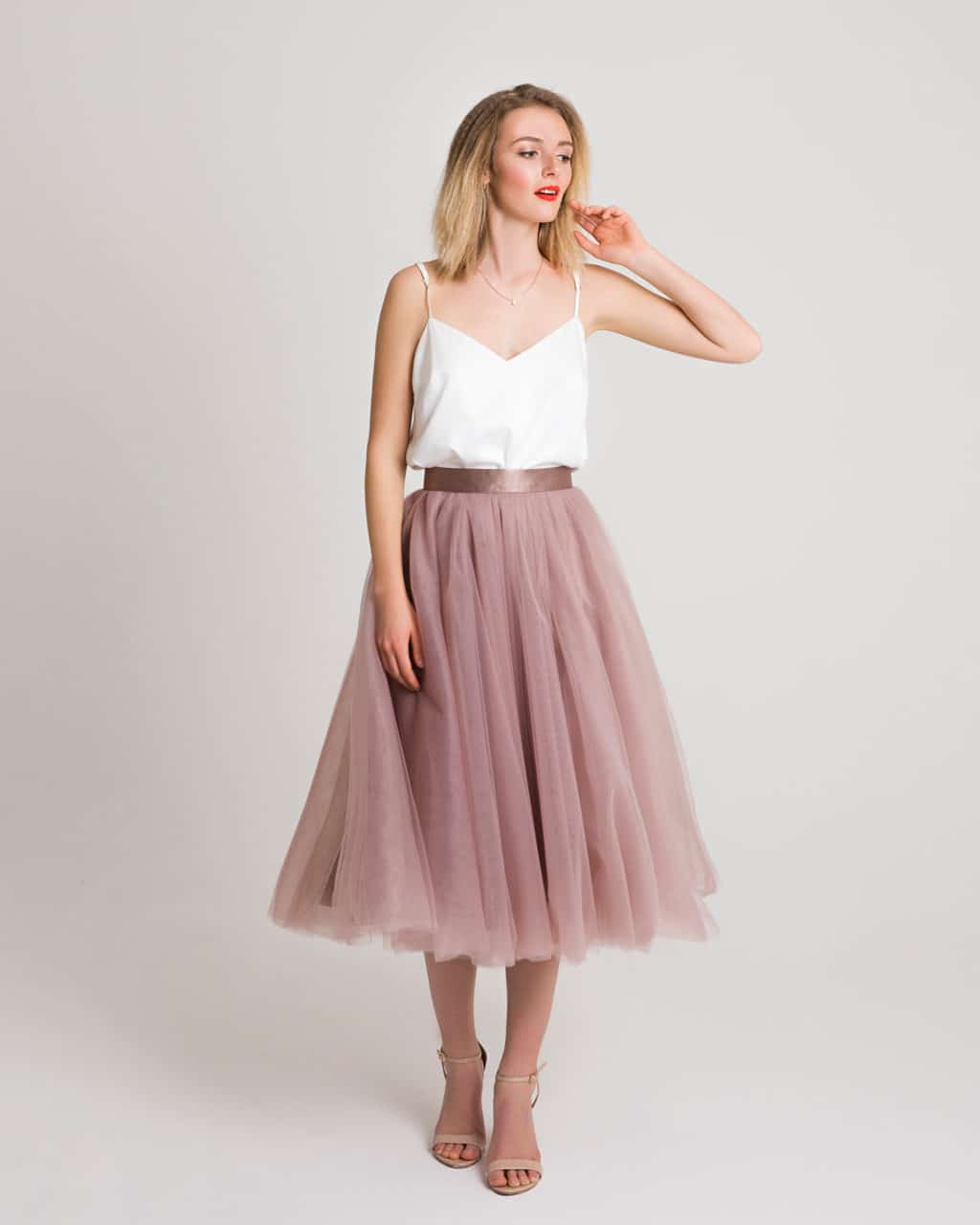 Підбираємо гардероб на тип фігури перевернений трикутник (60 фото) Підбираємо гардероб на тип фігури перевернений трикутник (60 фото)