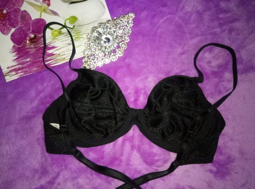 Як носити сукні з відкритою спиною (51 фото) Як носити сукні з відкритою спиною (51 фото)