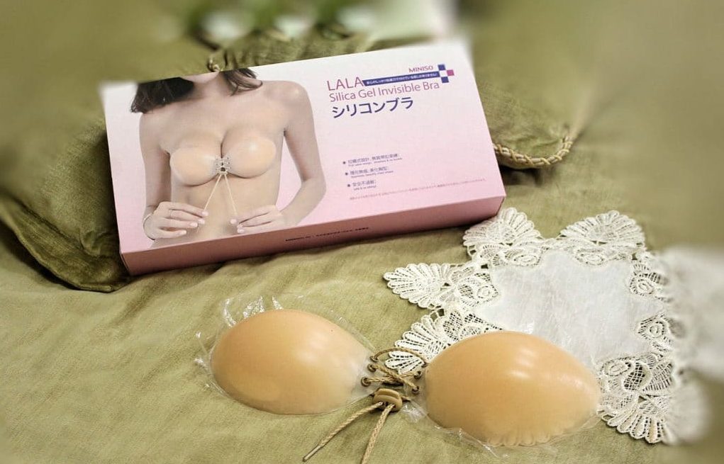 Як носити сукні з відкритою спиною (51 фото) Як носити сукні з відкритою спиною (51 фото)