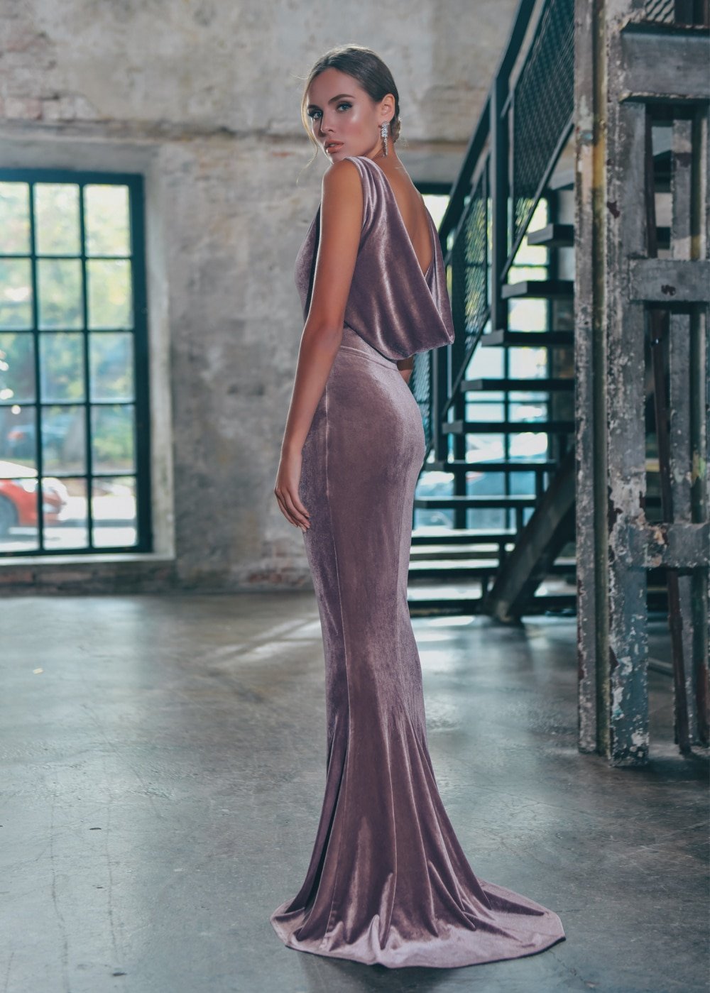 Як носити сукні з відкритою спиною (51 фото) Як носити сукні з відкритою спиною (51 фото)