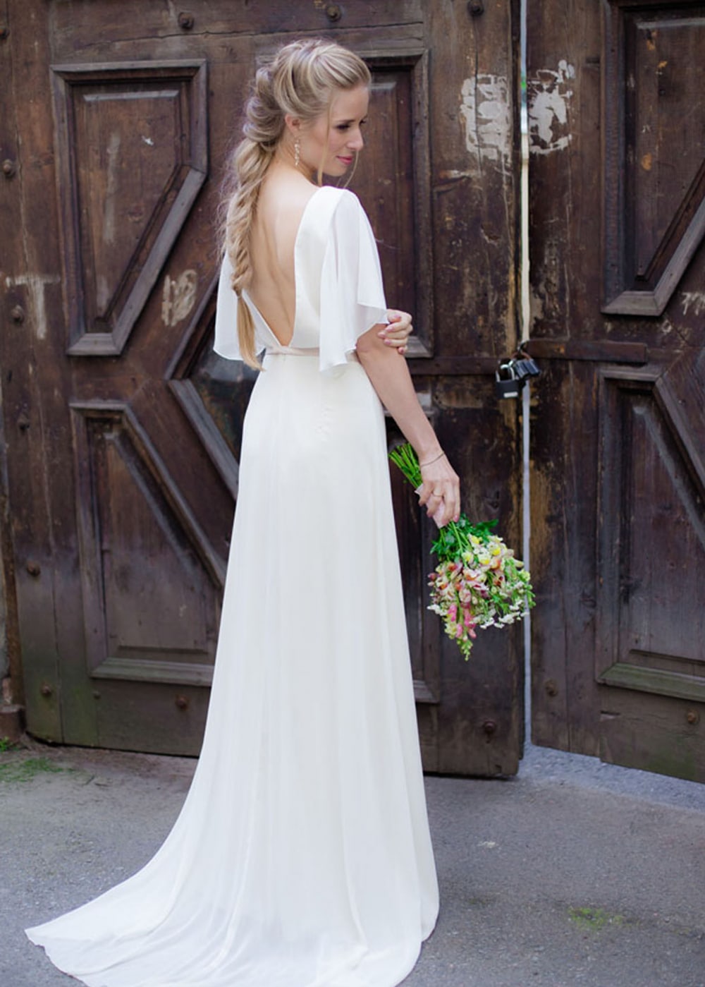 Як носити сукні з відкритою спиною (51 фото) Як носити сукні з відкритою спиною (51 фото)