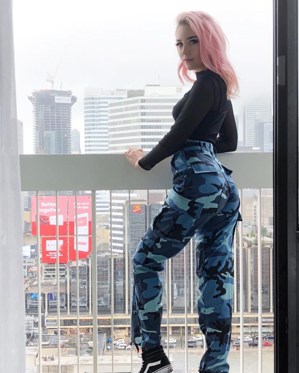 Як правильно носити штани карго (55 фото) Як правильно носити штани карго (55 фото)