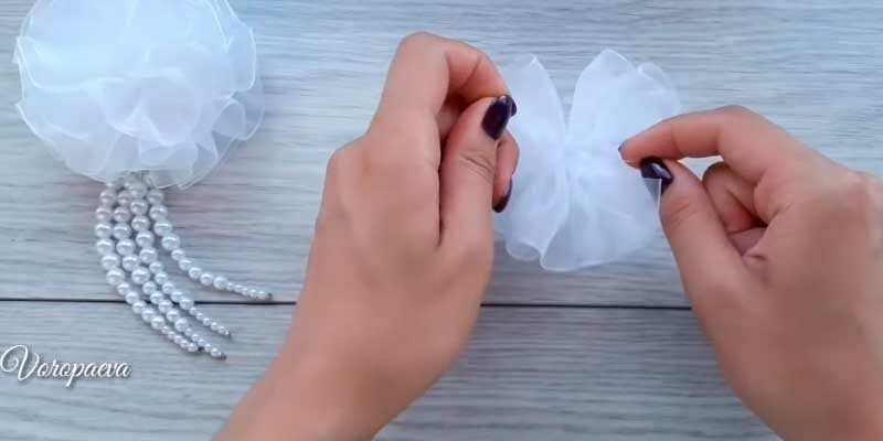 Бант з органзи своїми руками — майстер класи для початківців Бант з органзи своїми руками — майстер класи для початківців