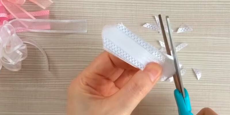 Бант з органзи своїми руками — майстер класи для початківців Бант з органзи своїми руками — майстер класи для початківців