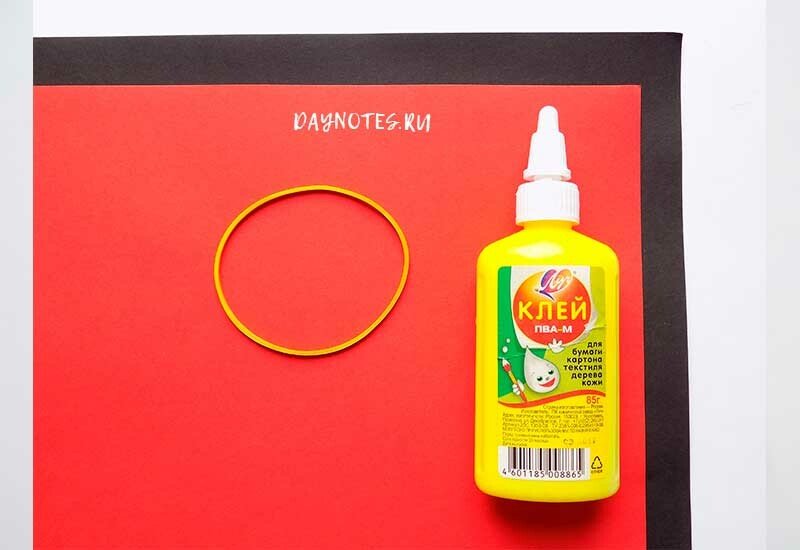 Як зробити пістолет з паперу, який стріляє гумками і папером Як зробити пістолет з паперу, який стріляє гумками і папером