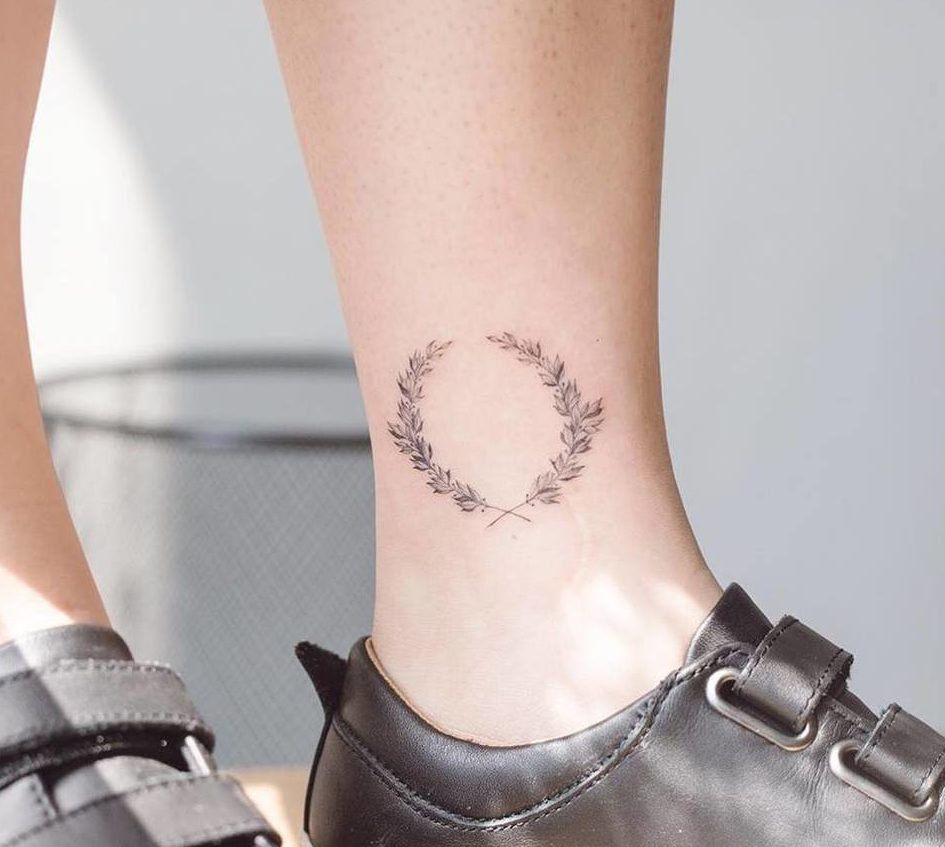 Жіночі тату на щиколотці цікаві ідеї (55 фото) Жіночі тату на щиколотці цікаві ідеї (55 фото)