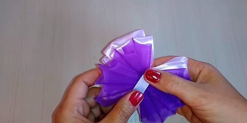 Бант з органзи своїми руками — майстер класи для початківців Бант з органзи своїми руками — майстер класи для початківців