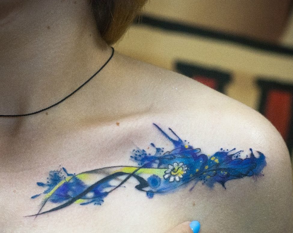 Жіночі тату на ключиці цікаві ідеї (70 фото) Жіночі тату на ключиці цікаві ідеї (70 фото)