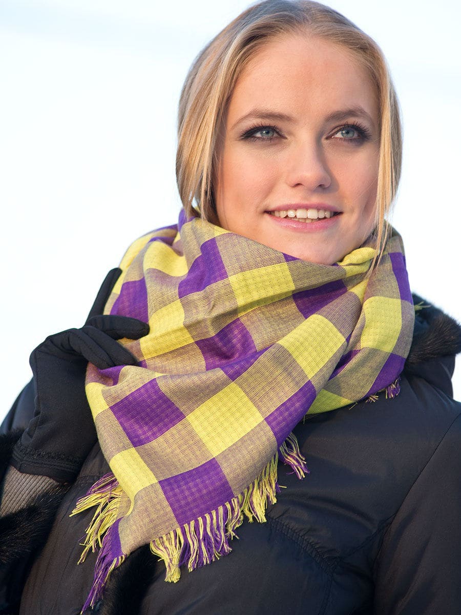 Як красиво завязати шарф на сукню, футболку або куртку (50 фото) Як красиво завязати шарф на сукню, футболку або куртку (50 фото)