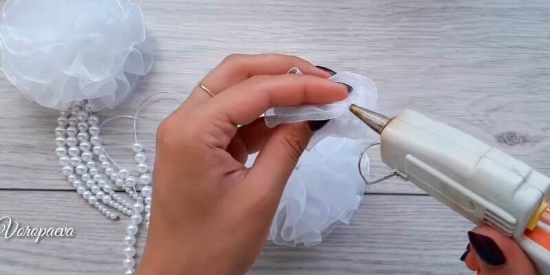 Бант з органзи своїми руками — майстер класи для початківців Бант з органзи своїми руками — майстер класи для початківців