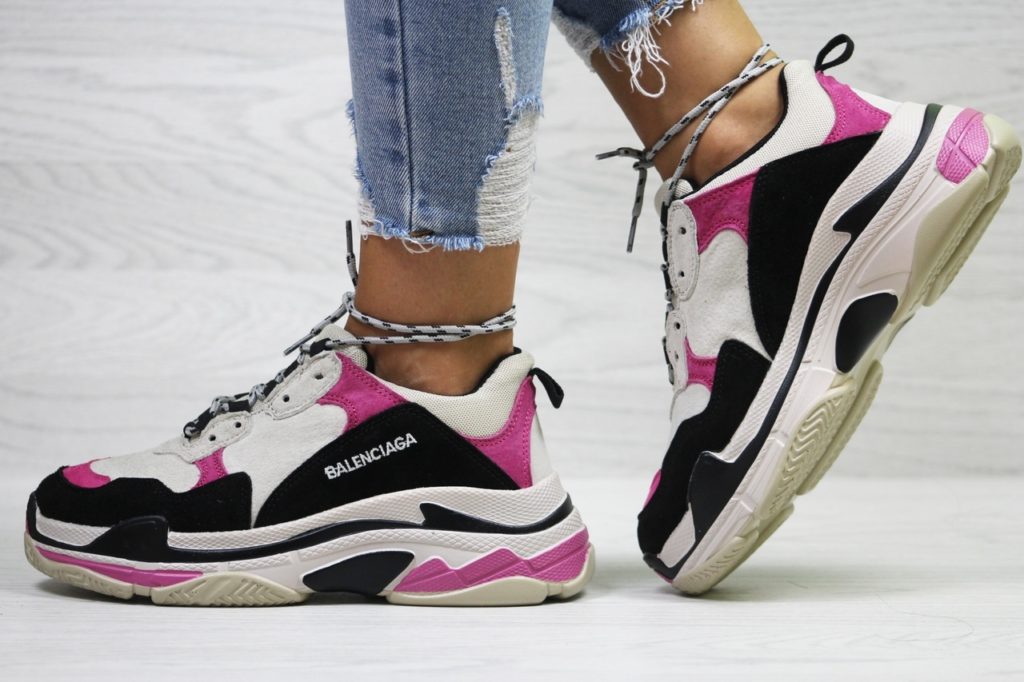 Модне осіннє взуття. У що будемо взуватися восени 2019 2020 року (50 фото) Модне осіннє взуття. У що будемо взуватися восени 2019 2020 року (50 фото)