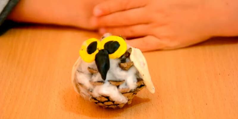 Осінні вироби з шишок своїми руками для школи та дитячого садка Осінні вироби з шишок своїми руками для школи та дитячого садка