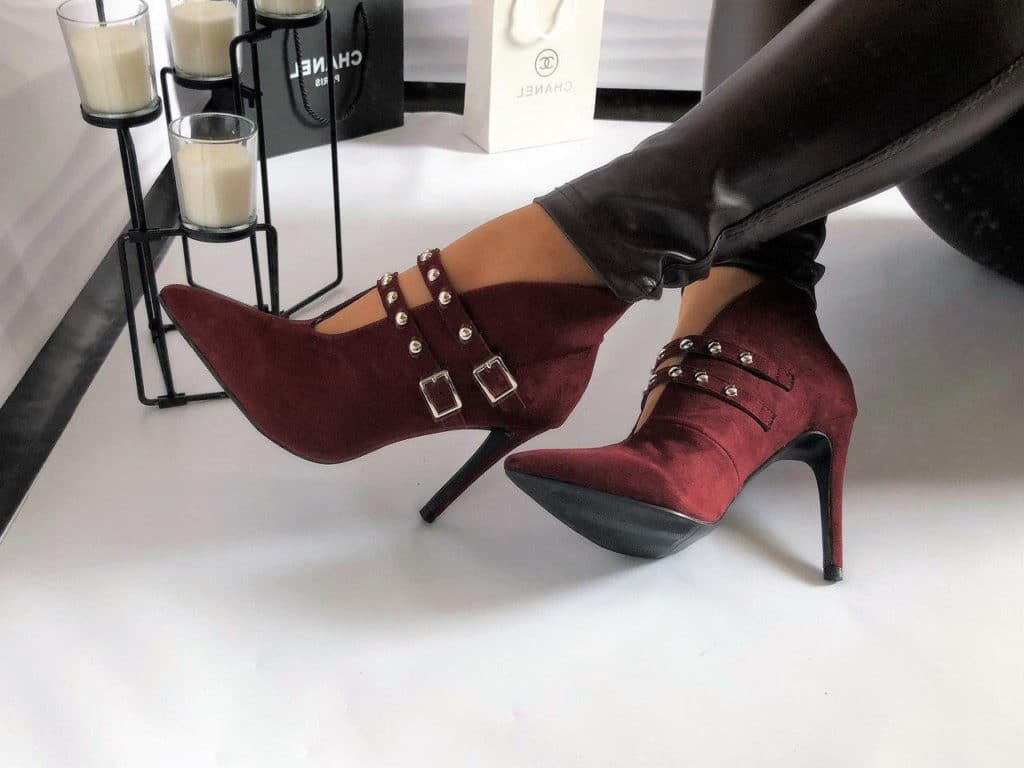 Модне осіннє взуття. У що будемо взуватися восени 2019 2020 року (50 фото) Модне осіннє взуття. У що будемо взуватися восени 2019 2020 року (50 фото)