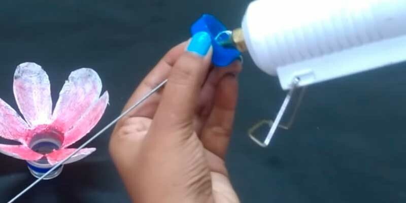 Квіти з пластикових пляшок покроково для початківців — майстер класи для саду та городу