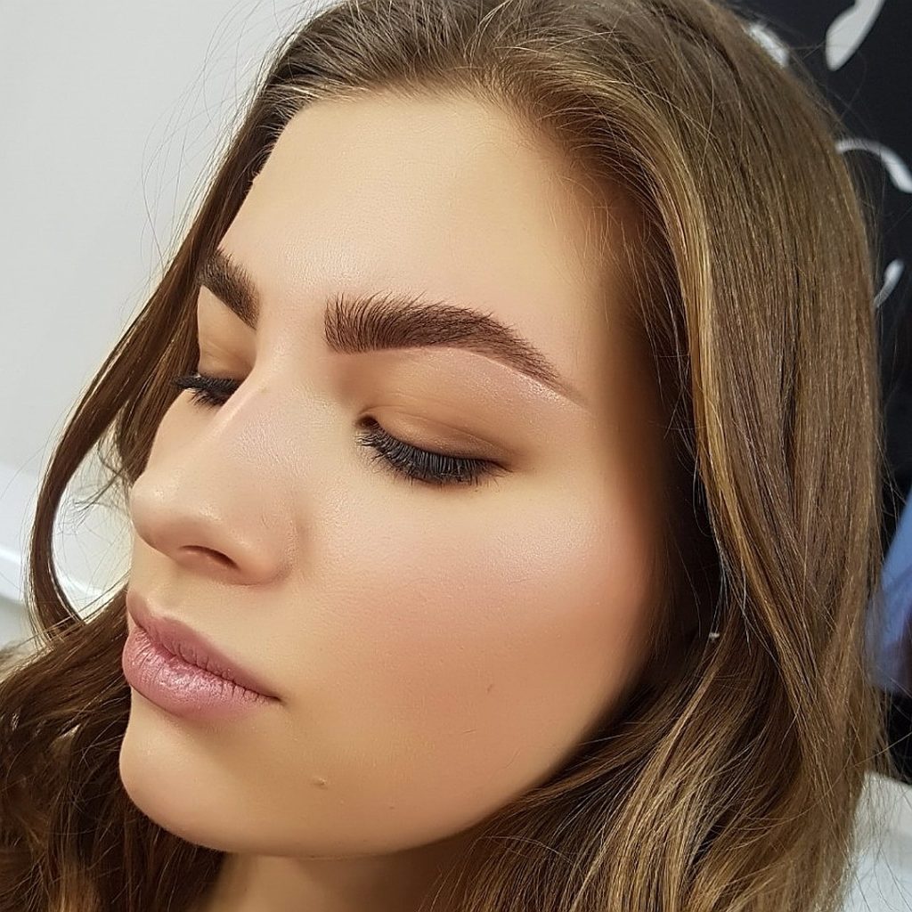 Модні тренди укладання брів в 2020 (45 фото) Модні тренди укладання брів в 2020 (45 фото)