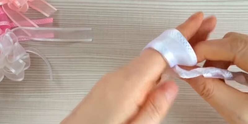 Бант з органзи своїми руками — майстер класи для початківців Бант з органзи своїми руками — майстер класи для початківців